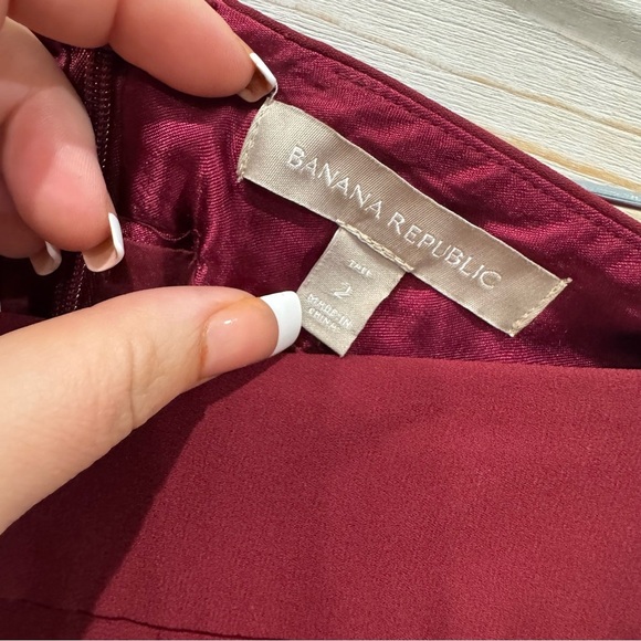 Banana republic burgundy pleated skirt ❤️ 2 tall. - Picture 4 of 6